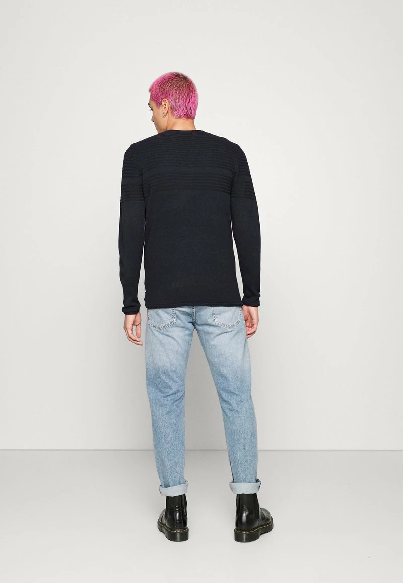 Only & Sons Herren ONSBLADE CREW NECK Strickpullover - Dark Navy | Modischer Herrenpullover aus weicher Strickware 3 Only & Sons Herren ONSBLADE CREW NECK Strickpullover - Dark Navy | Modischer Herrenpullover aus weicher Strickware – Bild 3