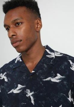 Only & Sons Herren ONSBIRD RESORT Hemd in Dunkelblau | Freizeithemd | Elegant & Bequem 9 Only & Sons Herren ONSBIRD RESORT Hemd in Dunkelblau | Freizeithemd | Elegant & Bequem -Only & Sons Geschäft 04d31ec32ee845038f7300ba61d35961