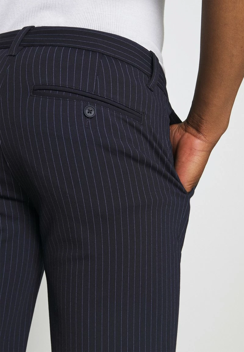 Only & Sons Herren ONSMARK STRIPE - Shorts - Night Sky | Chino Shorts für stilvolle Freizeitmode 5 Only & Sons Herren ONSMARK STRIPE - Shorts - Night Sky | Chino Shorts für stilvolle Freizeitmode – Bild 5