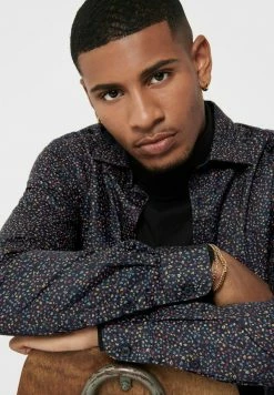 Only & Sons Hemd Dark Navy | Herren Freizeithemd | Elegantes Design -Only & Sons Geschäft 0c3e5cdc5a724d779c91b80b5e481027