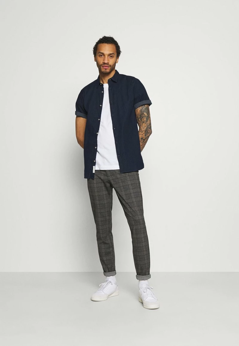 Only & Sons ONSTROY LIFE CHAMBRAY STRETCH Hemd - Dunkelblau Denim für Herren | Freizeithemd mit Stretch 2 Only & Sons ONSTROY LIFE CHAMBRAY STRETCH Hemd - Dunkelblau Denim für Herren | Freizeithemd mit Stretch – Bild 2