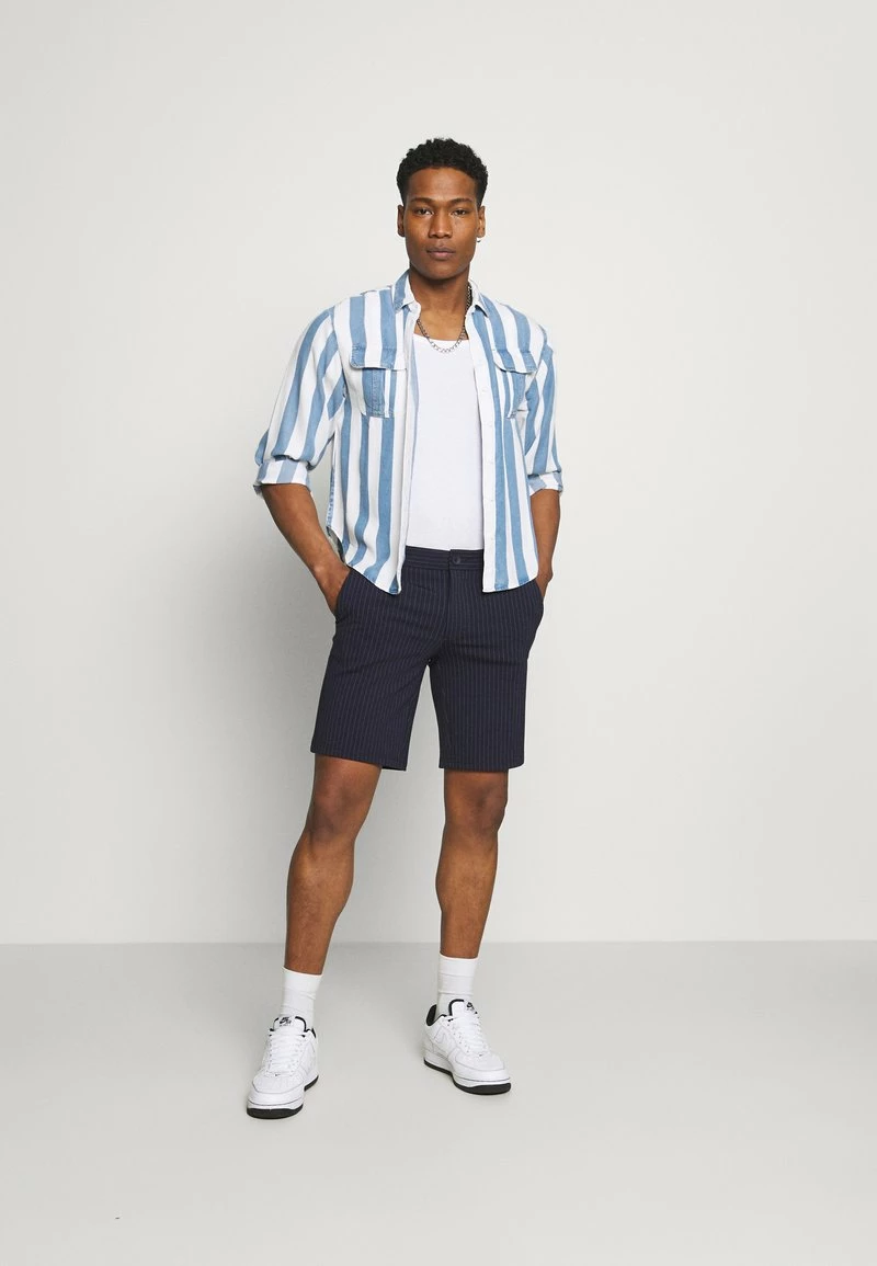 Only & Sons Herren ONSMARK STRIPE - Shorts - Night Sky | Chino Shorts für stilvolle Freizeitmode 2 Only & Sons Herren ONSMARK STRIPE - Shorts - Night Sky | Chino Shorts für stilvolle Freizeitmode – Bild 2
