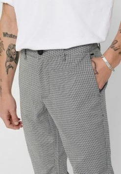 Only & Sons Herren Chino - Schwarz | Elegante Hosen für jeden Anlass -Only & Sons Geschäft 14b7e2f8feed441bb6aa46ab32ccd513