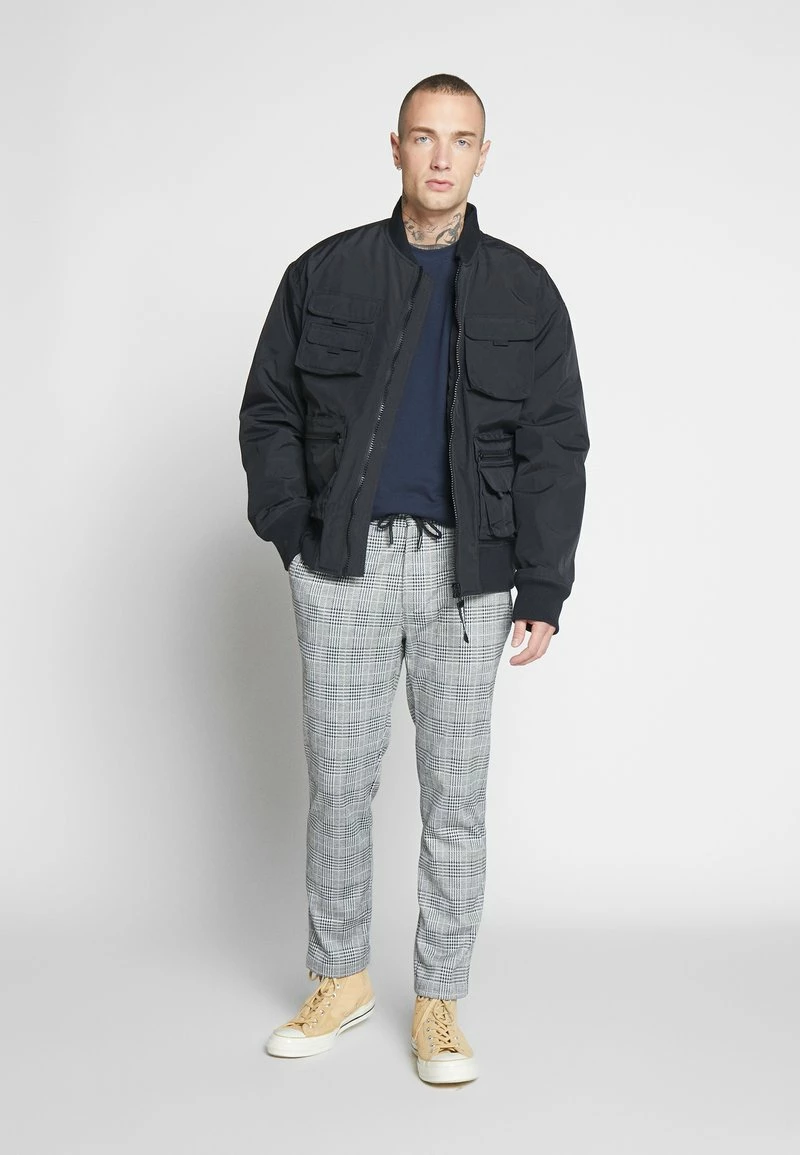 Only & Sons ONSDONNIE T-Shirt Basic - Dark Navy - Herren T-Shirt Elegant & Bequem 2 Only & Sons ONSDONNIE T-Shirt Basic - Dark Navy - Herren T-Shirt Elegant & Bequem – Bild 2