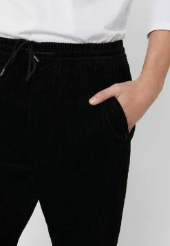Only & Sons Herren Stoffhose - Elegante schwarze Hose für stilvolle Anlässe 9 Only & Sons Herren Stoffhose - Elegante schwarze Hose für stilvolle Anlässe -Only & Sons Geschäft 1cc0018f6c754774b0ebc3ed6982f192