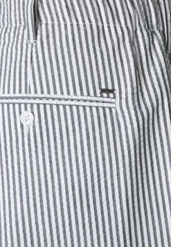 Only & Sons ONSLEO LIFE CROP SEERSUCKER Chino - Dark Navy | Herren | Modern und Stilvoll 5 Only & Sons ONSLEO LIFE CROP SEERSUCKER Chino - Dark Navy | Herren | Modern und Stilvoll -Only & Sons Geschäft 26d661c3a42d407493bdc749983298bc