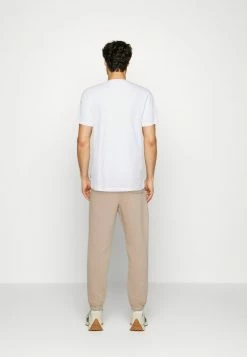 Only & Sons Herren ONSROY T-Shirt Basic - Hellweiß - Komfortables Basic-Shirt für Herren 7 Only & Sons Herren ONSROY T-Shirt Basic - Hellweiß - Komfortables Basic-Shirt für Herren -Only & Sons Geschäft 278a1e254d6d415d80038c801e5184ef