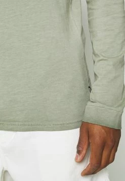 Only & Sons Herren ONSMILLENIUM LIFE WASHED TEE - Langarmshirt in Olive Night -Only & Sons Geschäft 28ed03b94bf1489e9ab7a416c29a99c1