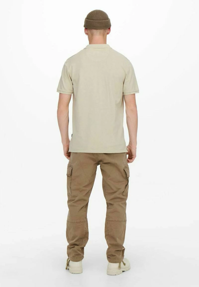 Only & Sons Herren ONSTRAVIS - Poloshirt - Silver Lining | Stilvolles Polo für Herren 3 Only & Sons Herren ONSTRAVIS - Poloshirt - Silver Lining | Stilvolles Polo für Herren – Bild 3