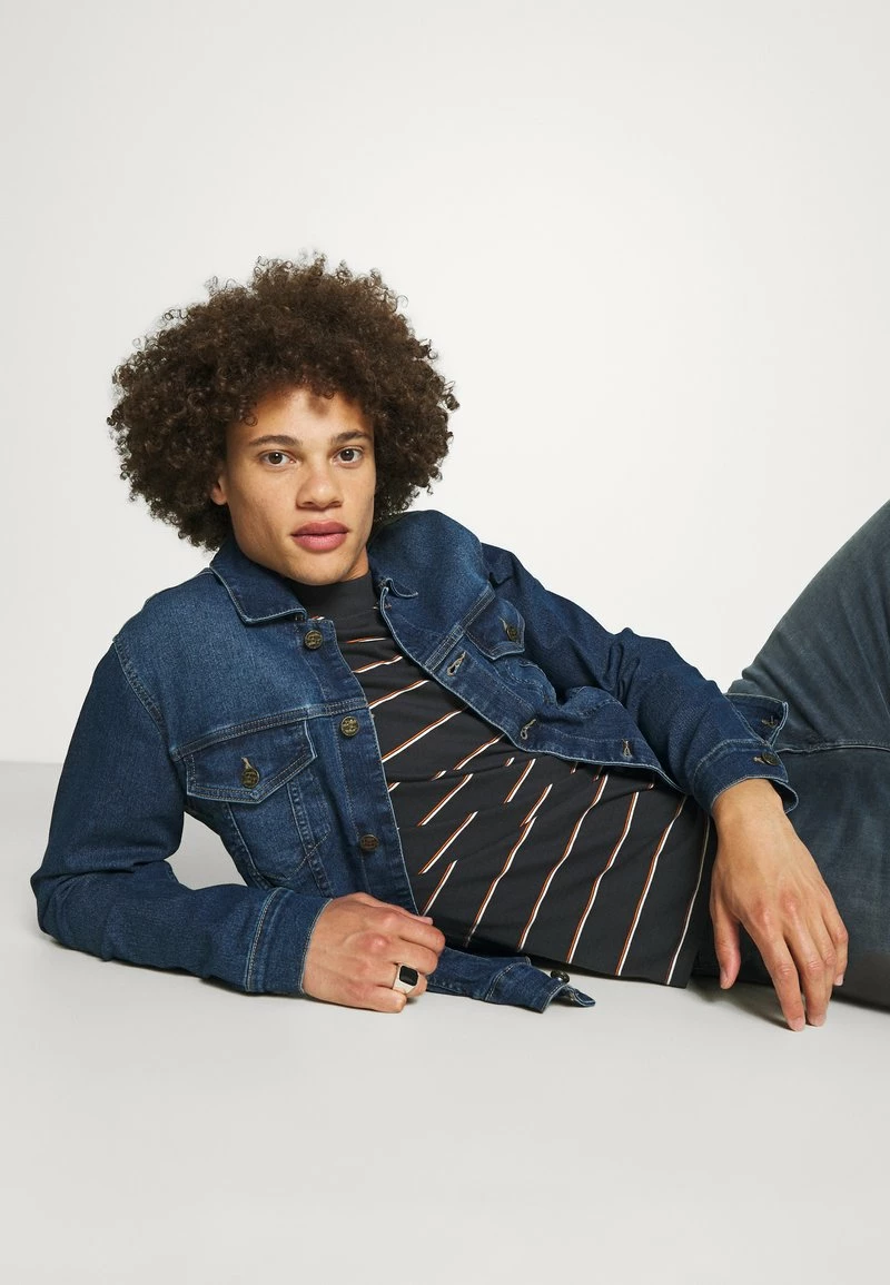 Only & Sons Herren ONSCOME LIFE TRUCKER - Jeansjacke - Blue Denim | Stilvolle Denim-Jacke für Herren 4 Only & Sons Herren ONSCOME LIFE TRUCKER - Jeansjacke - Blue Denim | Stilvolle Denim-Jacke für Herren – Bild 4