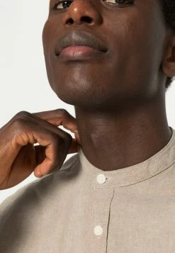 Only & Sons ONSNEIL MAO OXFORD Hemd in Chinchilla für Herren - Klassisches Freizeithemd 9 Only & Sons ONSNEIL MAO OXFORD Hemd in Chinchilla für Herren - Klassisches Freizeithemd -Only & Sons Geschäft 3b94b13fa82e4a3b91f25dd7b1853951