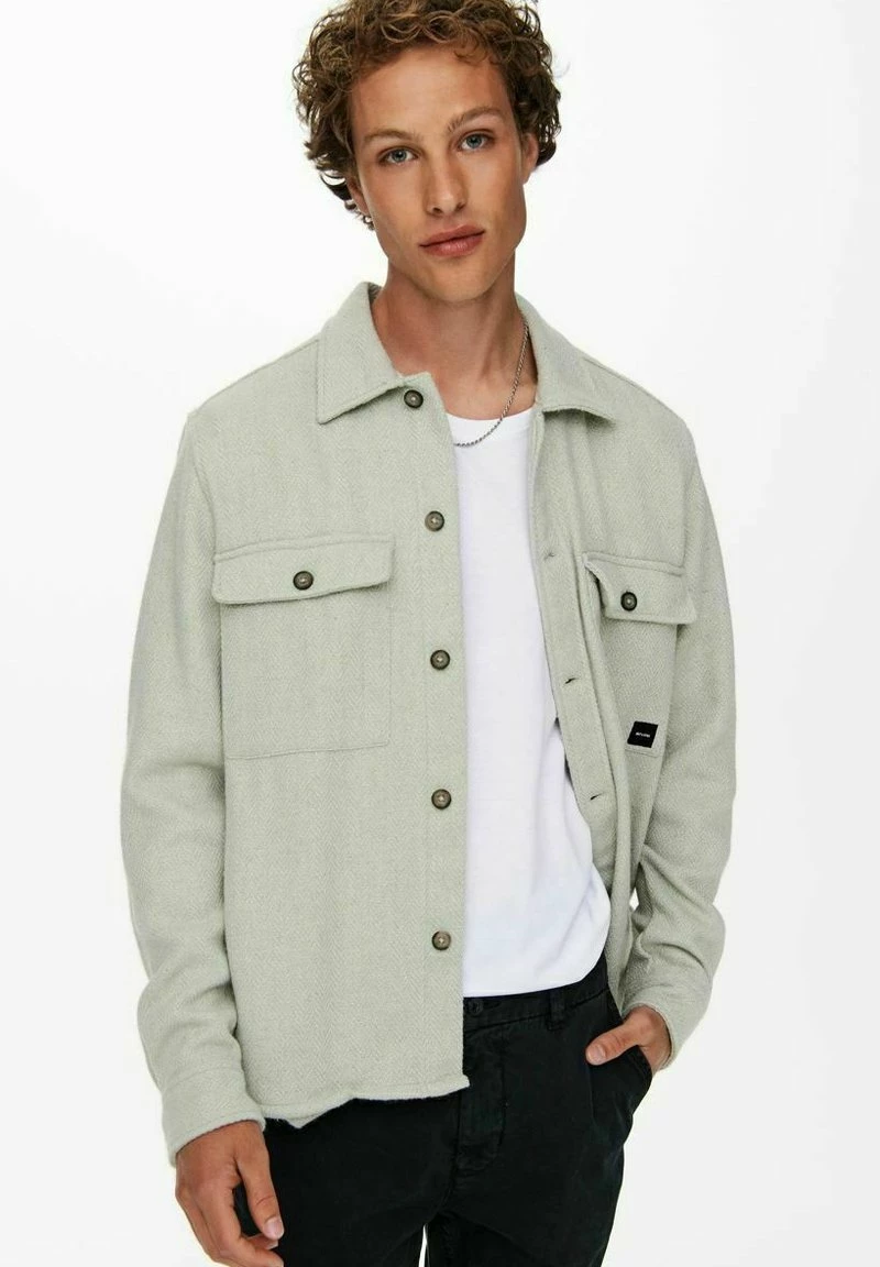Only & Sons Herren HEMD WOLL - Übergangsjacke Pelican | Leichte Jacke für Herren 1 Only & Sons Herren HEMD WOLL - Übergangsjacke Pelican | Leichte Jacke für Herren