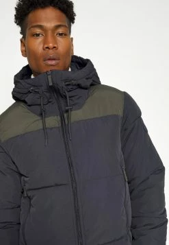 Only & Sons ONSTURBO Winterjacke für Herren - Dark Navy | Warme Winterjacke für kalte Tage -Only & Sons Geschäft 48b9a5b1eb924706aec9ece38fe8355c