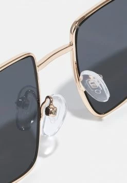 Only & Sons ONSSUNGLASSES UNISEX - Moderne Sonnenbrille in Schwarz -Only & Sons Geschäft 4cdaccd8d2204100a04bb42be6a7eb4e