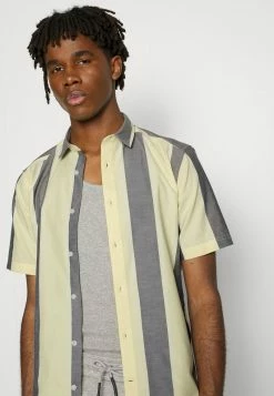 Only & Sons Herren ONSTRAVIS BOLD Hemd Acacia - Modernes Freizeithemd -Only & Sons Geschäft 54f264ef64a94264bba91688e4577819