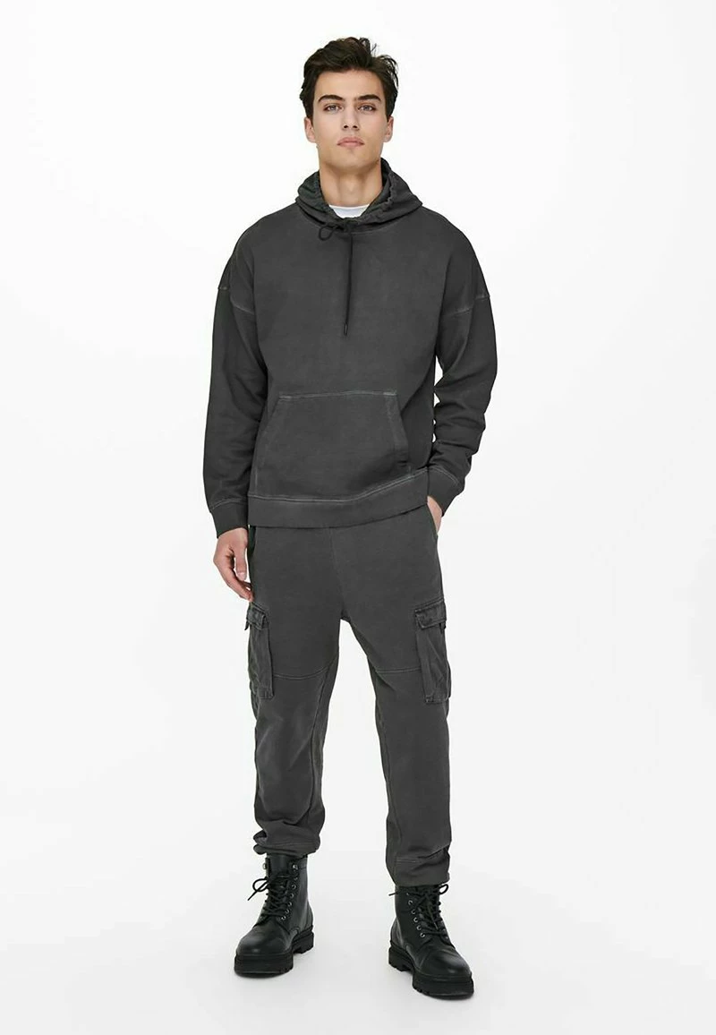 Only & Sons Herren Cargohose - Schwarz | Bequem & Stilvoll | Mode für Männer 1 Only & Sons Herren Cargohose - Schwarz | Bequem & Stilvoll | Mode für Männer