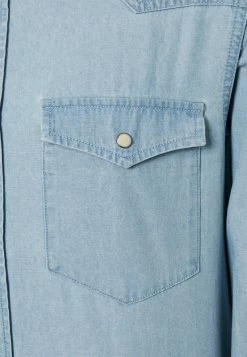 Only & Sons Herren ONSSILAS LIFE CHAMBRAY Hemd - Hellblaues Denim | Freizeithemd | Leicht & Bequem 9 Only & Sons Herren ONSSILAS LIFE CHAMBRAY Hemd - Hellblaues Denim | Freizeithemd | Leicht & Bequem -Only & Sons Geschäft 61adba7a4b724130833153aafa5c78a8