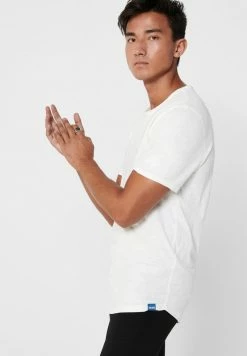 Only & Sons ONSBENNE - Basic T-Shirt 'Cloud Dancer' für Herren | Bequemes Baumwoll-Shirt 10 Only & Sons ONSBENNE - Basic T-Shirt 'Cloud Dancer' für Herren | Bequemes Baumwoll-Shirt -Only & Sons Geschäft 65de320e7b5f4a66820f03479ff40ad0