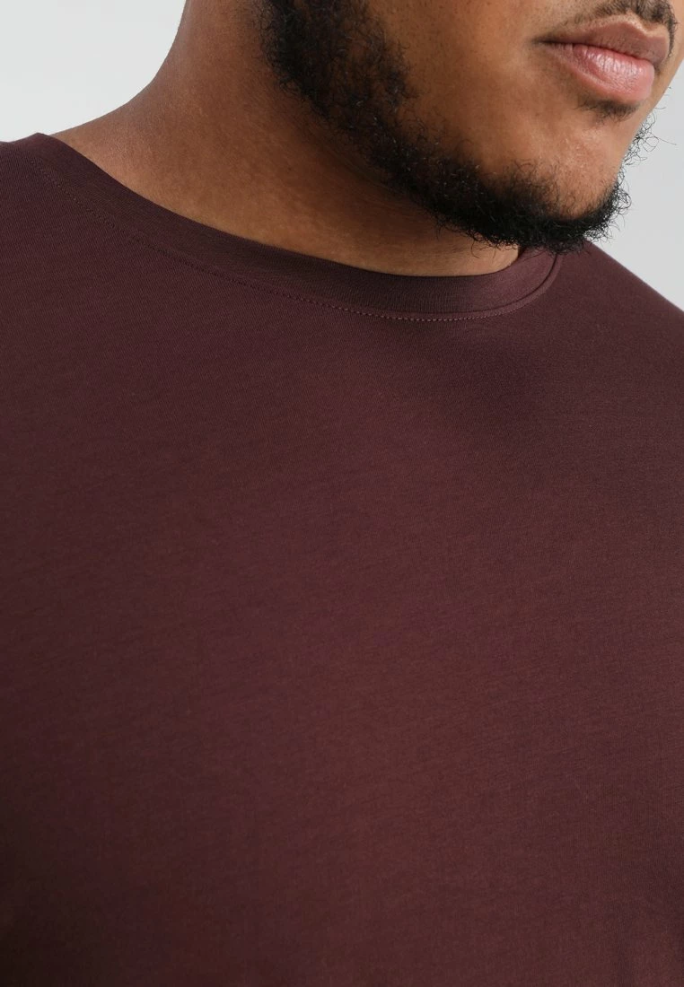 Only & Sons Herren MATT LONGY - Basic T-Shirt in Fudge - Bequem & Stilvoll 4 Only & Sons Herren MATT LONGY - Basic T-Shirt in Fudge - Bequem & Stilvoll – Bild 4