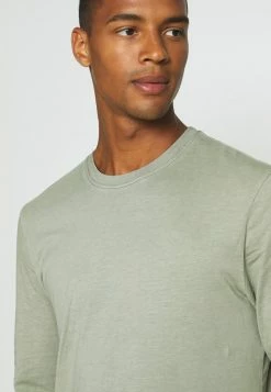 Only & Sons Herren ONSMILLENIUM LIFE WASHED TEE - Langarmshirt in Olive Night -Only & Sons Geschäft 70fd9d648aca4134b74fcf62a356f830