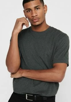 Only & Sons Herren T-Shirt Basic - Urban Chic | Modisches Essential für jeden Style -Only & Sons Geschäft 7ee0cbe3cbe848a9a14b7c917094f95d