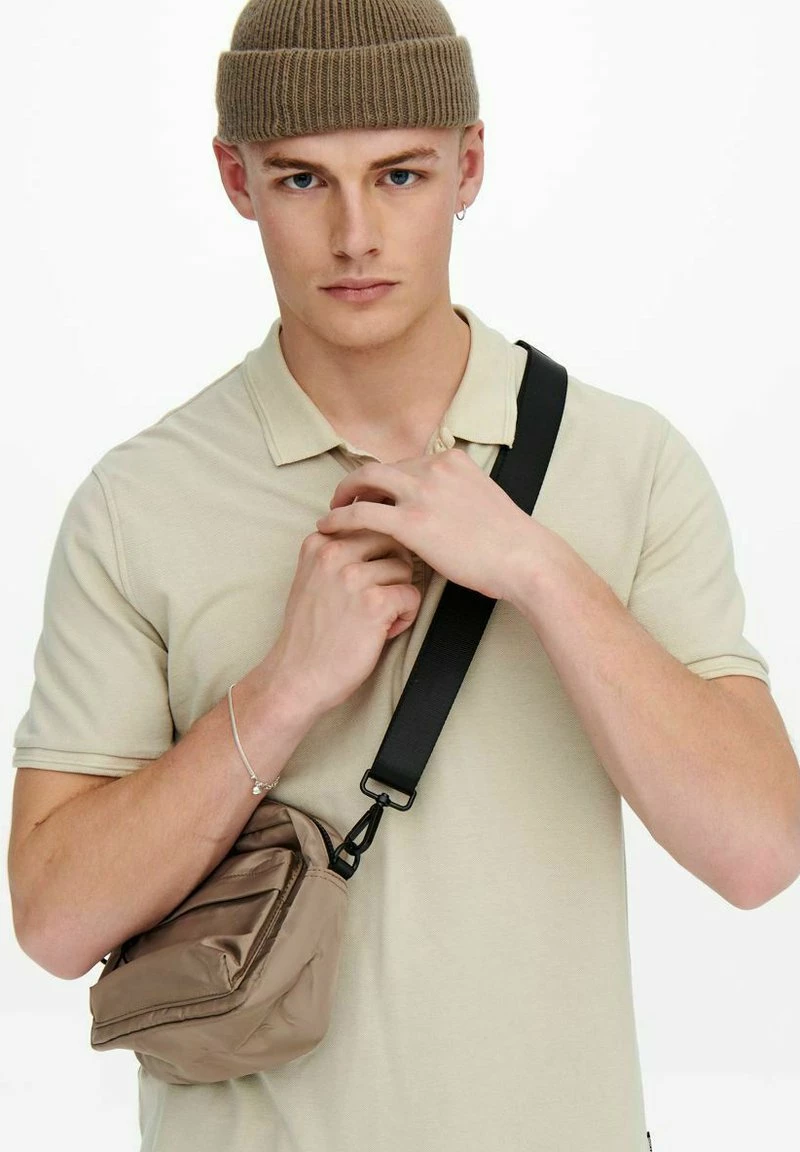 Only & Sons Herren ONSTRAVIS - Poloshirt - Silver Lining | Stilvolles Polo für Herren 5 Only & Sons Herren ONSTRAVIS - Poloshirt - Silver Lining | Stilvolles Polo für Herren – Bild 5