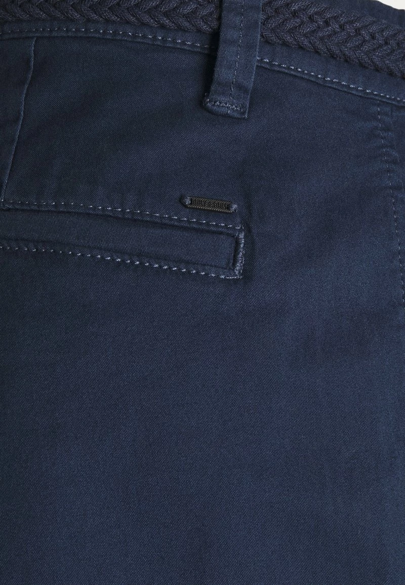 Only & Sons Herren ONSWILL LIFE BELT - Chino in Dress Blues | Moderne Herrenhosen 6 Only & Sons Herren ONSWILL LIFE BELT - Chino in Dress Blues | Moderne Herrenhosen – Bild 6