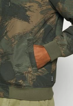 Only & Sons Herren ONSMASON HOOD JACKET - Winterjacke Olive Night -Only & Sons Geschäft 82b560e54b654800ba016c54b60721b7