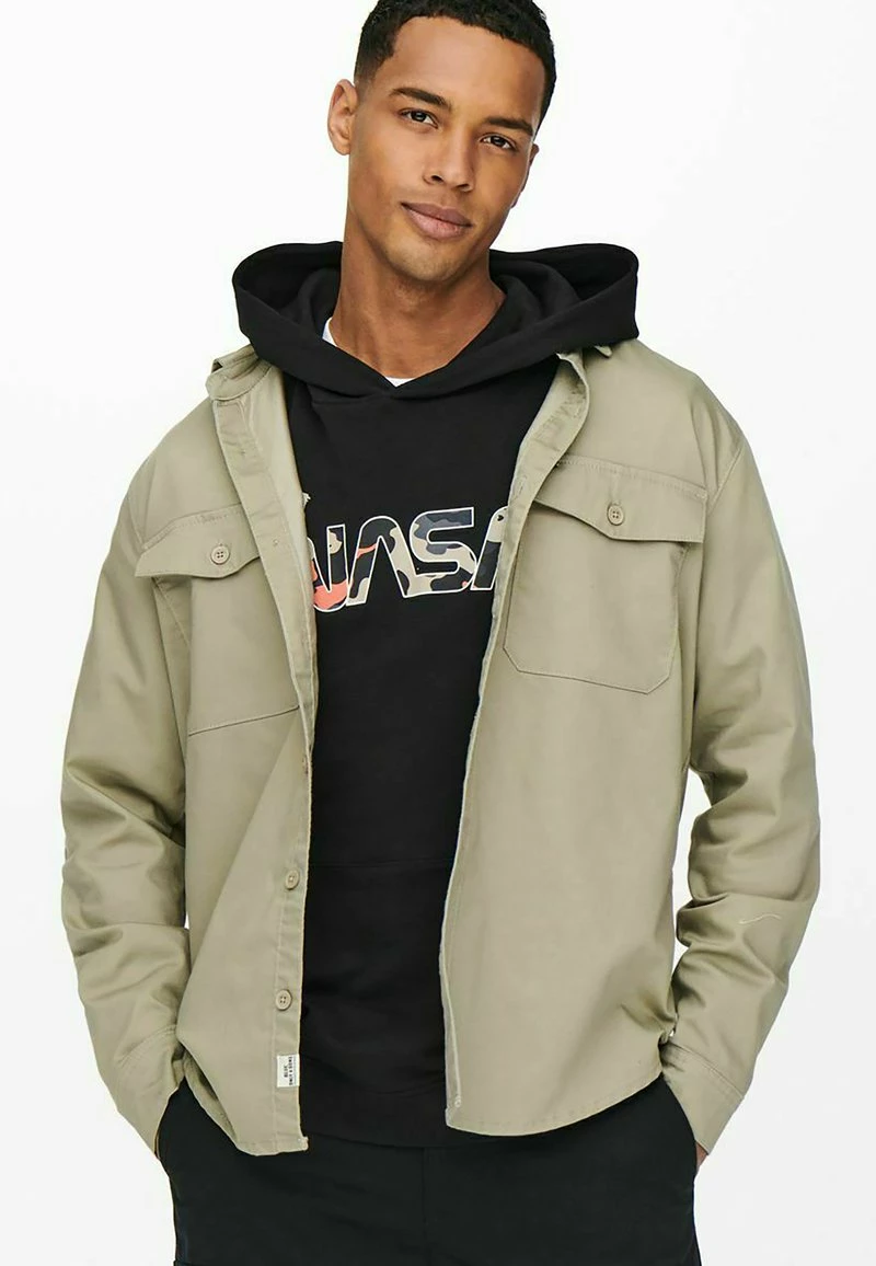 Only & Sons Herren EINFARBIGES CARGO-Hemd - Chinchilla | Freizeithemd 6 Only & Sons Herren EINFARBIGES CARGO-Hemd - Chinchilla | Freizeithemd – Bild 6