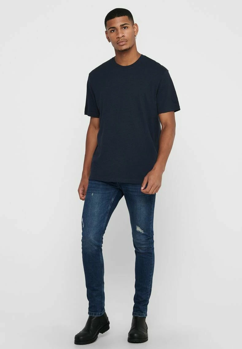 Only & Sons Herren T-Shirt Basic - Midnight Navy | Klassisches Basic-Shirt für jeden Anlass 1 Only & Sons Herren T-Shirt Basic - Midnight Navy | Klassisches Basic-Shirt für jeden Anlass