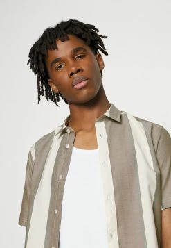 Only & Sons ONSTRAVIS BOLD - Herrenhemd in Teak - Freizeithemd mit modischem Design -Only & Sons Geschäft 8c6f19f9bfe04175ac64348d9039bb93