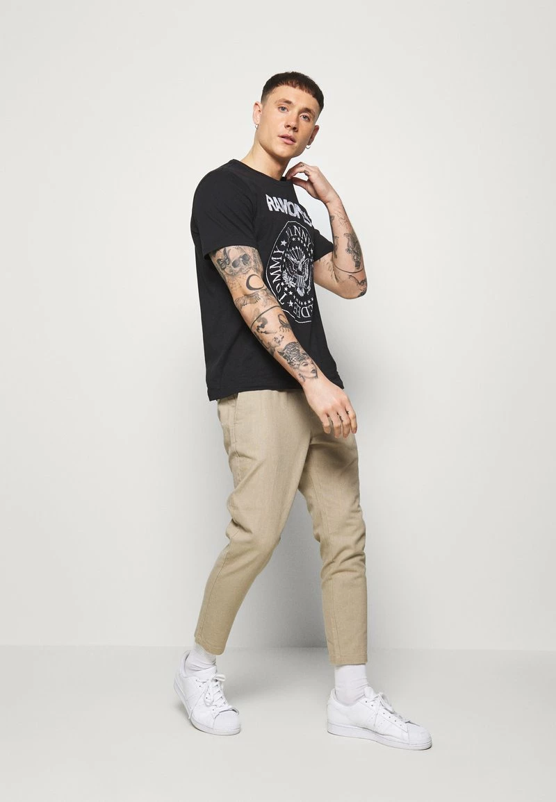 Only & Sons ONSRAMONES FRONT PRINT TEE - T-Shirt Print - Black für Herren 2 Only & Sons ONSRAMONES FRONT PRINT TEE - T-Shirt Print - Black für Herren – Bild 2