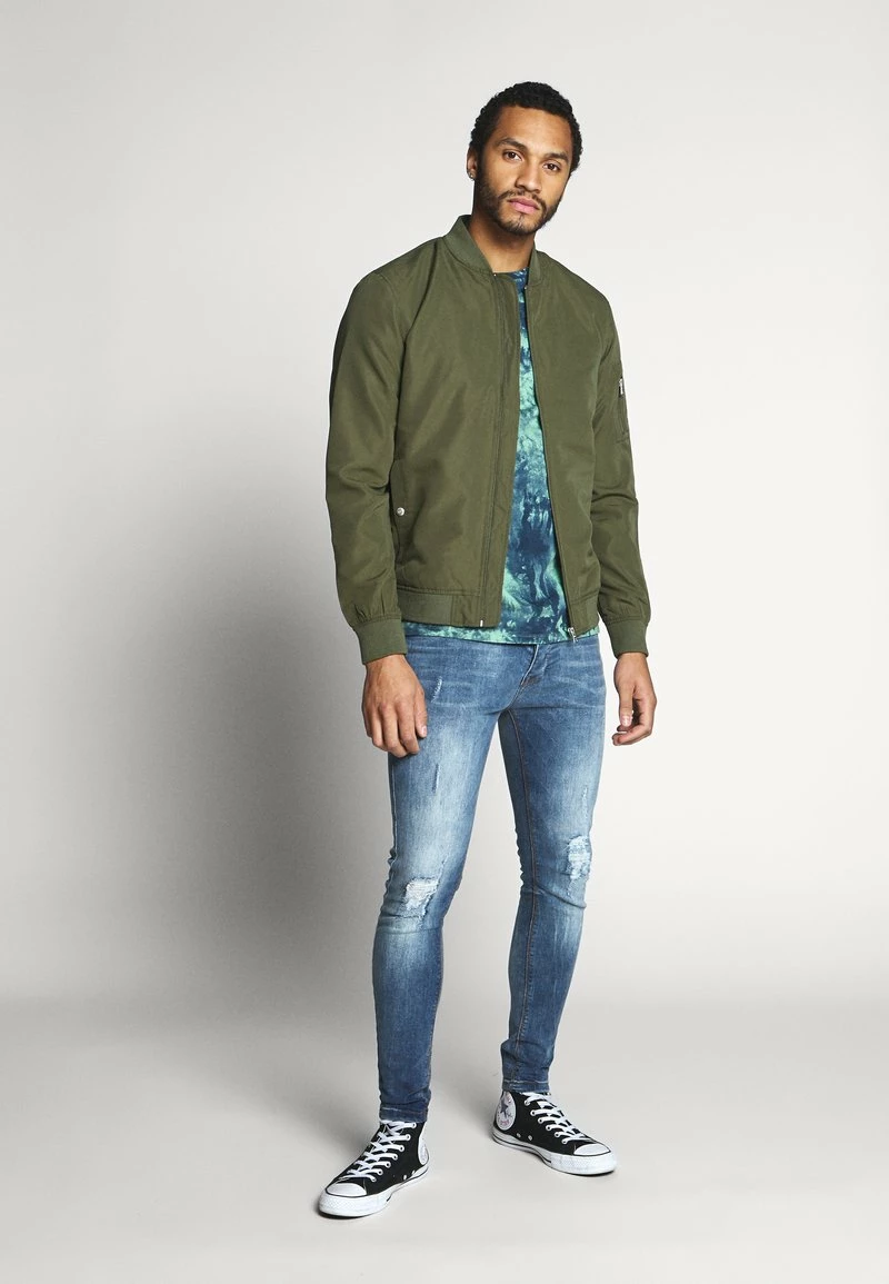 Only & Sons ONSJACK - Leichte Bomberjacke für Herren in Olive Night 2 Only & Sons ONSJACK - Leichte Bomberjacke für Herren in Olive Night – Bild 2