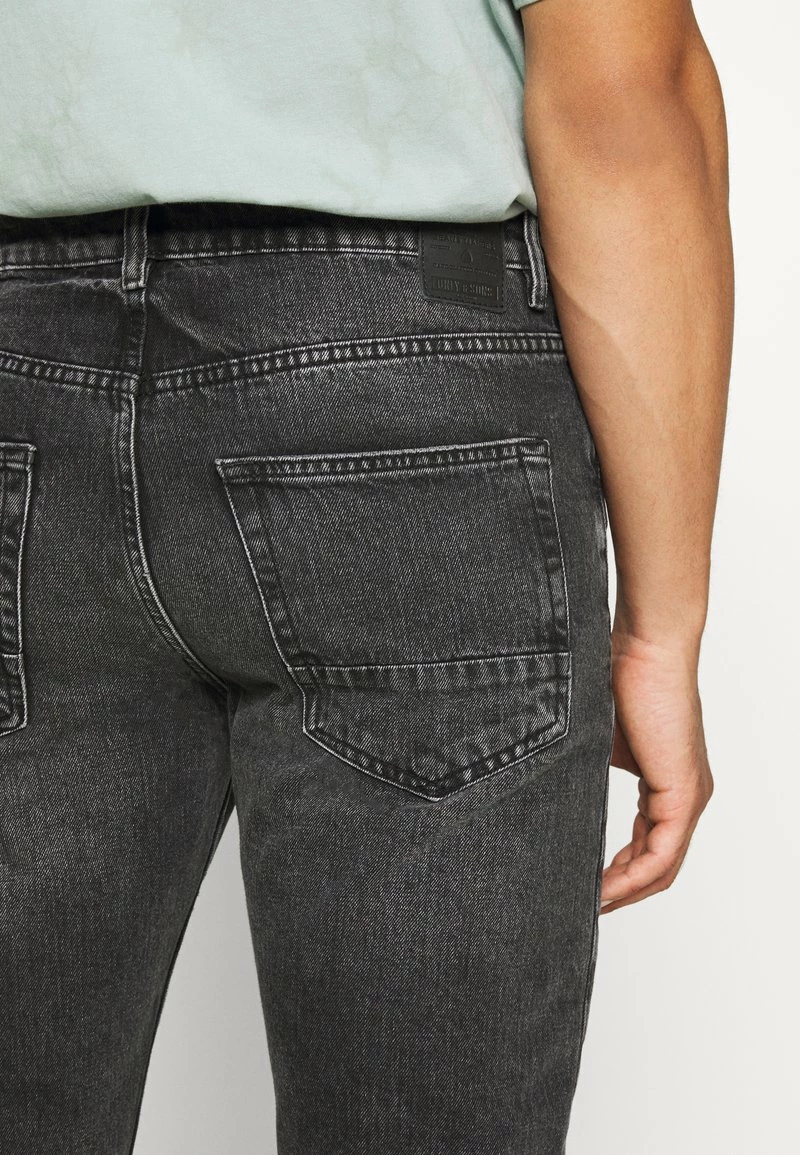 Only & Sons ONSAVI LIFE BEAM CROP - Relaxed Fit Herrenjeans in Schwarz 7 Only & Sons ONSAVI LIFE BEAM CROP - Relaxed Fit Herrenjeans in Schwarz – Bild 7