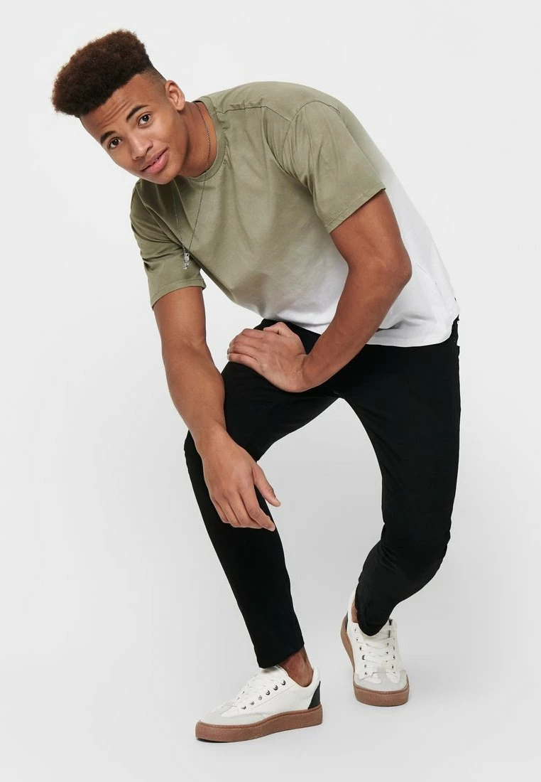 Only & Sons Herren Jeans Slim Fit - Schwarz Denim für stilvolle Eleganz 4 Only & Sons Herren Jeans Slim Fit - Schwarz Denim für stilvolle Eleganz – Bild 4