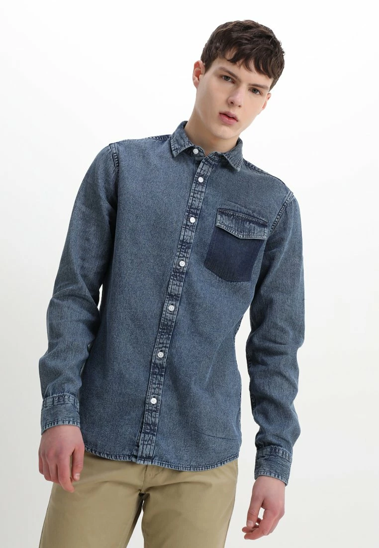 Only & Sons Herren ONSNEVILLE LS REGULAR POCKET - Hemd - Medium Blue Denim | Freizeithemden 1 Only & Sons Herren ONSNEVILLE LS REGULAR POCKET - Hemd - Medium Blue Denim | Freizeithemden
