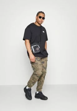 Only & Sons Geschäft 29 Only & Sons Geschäft -Only & Sons Geschäft b923612f54574f6bbbda0515fca9ac82