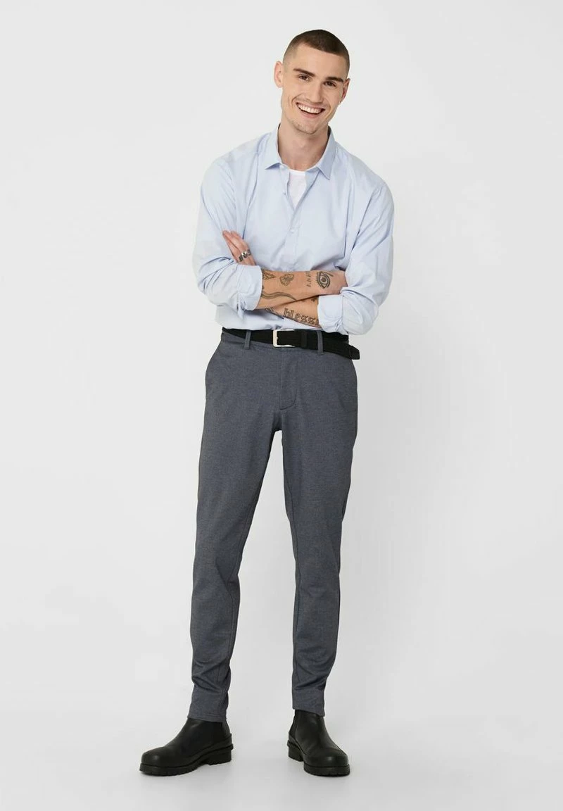 Only & Sons Herren ONSMARK - Chino - Dunkelblau | Moderne Herrenhose für stilvolle Outfits 2 Only & Sons Herren ONSMARK - Chino - Dunkelblau | Moderne Herrenhose für stilvolle Outfits – Bild 2