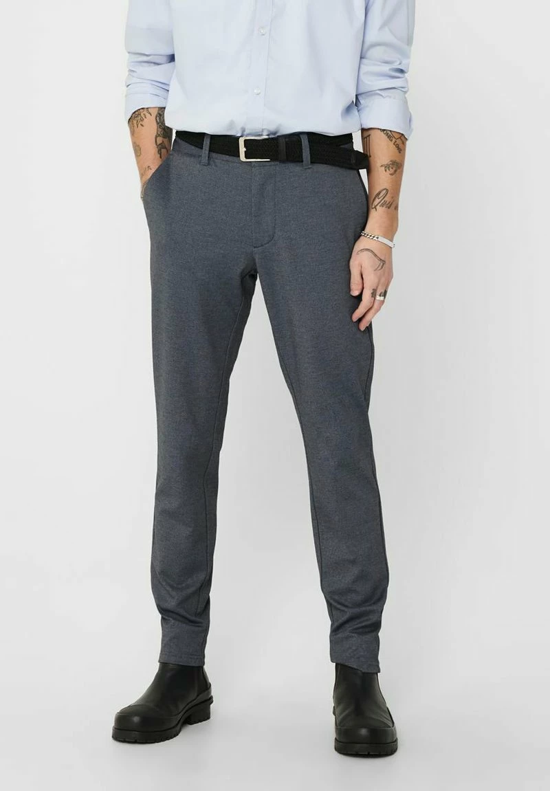 Only & Sons Herren ONSMARK - Chino - Dunkelblau | Moderne Herrenhose für stilvolle Outfits 1 Only & Sons Herren ONSMARK - Chino - Dunkelblau | Moderne Herrenhose für stilvolle Outfits