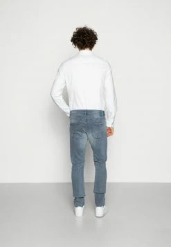 Only & Sons Herren ONSLOOM - Slim Fit Jeans in Grauem Denim | Moderne Herrenmode -Only & Sons Geschäft c3258848a72e492eb04fb2bc173c9c2f
