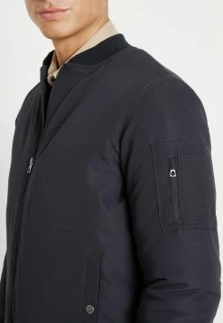 Only & Sons Herren ONSJACK - Leichte Bomberjacke in Dark Navy -Only & Sons Geschäft ce47eda88e064b02987f2138284bb996