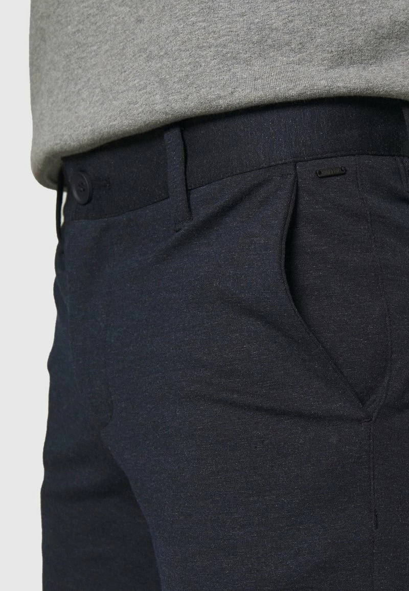 Only & Sons ONSMARK - Shorts - Dress Blues | Herren Chino Shorts für stilvolle Sommeroutfits 6 Only & Sons ONSMARK - Shorts - Dress Blues | Herren Chino Shorts für stilvolle Sommeroutfits – Bild 6