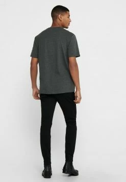 Only & Sons Herren T-Shirt Basic - Urban Chic | Modisches Essential für jeden Style -Only & Sons Geschäft dc4f4bb5085847178379e9d2692425d3
