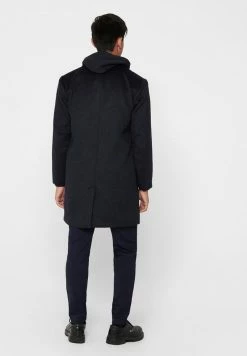 Only & Sons Klassischer Wollmantel für Herren - Night Sky | Elegante Herrenbekleidung 8 Only & Sons Klassischer Wollmantel für Herren - Night Sky | Elegante Herrenbekleidung -Only & Sons Geschäft e27a4873e0cc425a90e6f6b132fcf42b