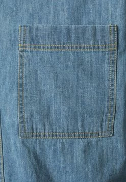 Only & Sons Herren ONSARDO - Leichtes Denim Hemd in Hellblau | Freizeithemd 9 Only & Sons Herren ONSARDO - Leichtes Denim Hemd in Hellblau | Freizeithemd -Only & Sons Geschäft e30970221f2645c086359f4f6ab6893f
