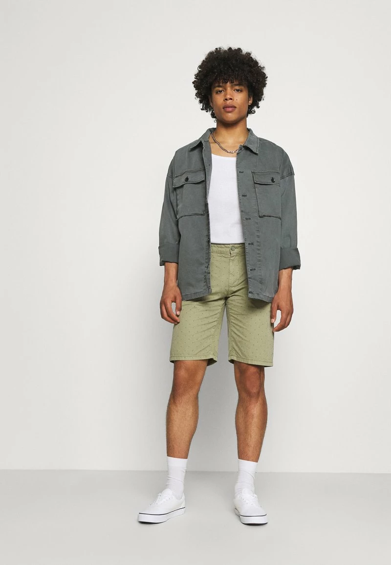 Only & Sons ONSWILL LIFE REG - Chino Shorts in Oil Green für Herren 2 Only & Sons ONSWILL LIFE REG - Chino Shorts in Oil Green für Herren – Bild 2